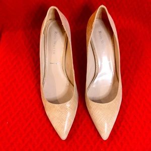 Ron White Size US 10 - 10 1/2 UK 41 Beige Leather Pump